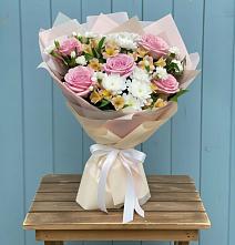 Букет цветов из:  Гвоздики, Орхидеи и Розы #REPLACE_PRED# Мирном Республика Крым