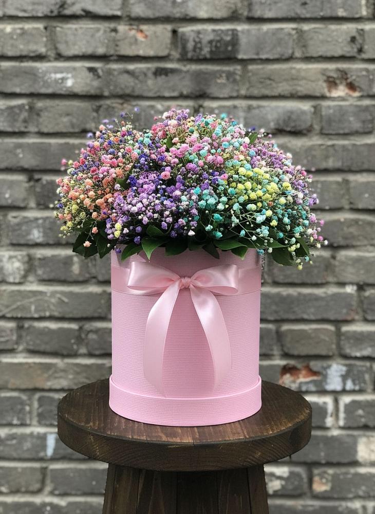 Цветочная композиция из Гипсофила и Розы в шляпной коробке в Мирном Республика Крым