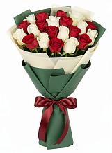 Букет Микс из красных и белых роз в Мирном Республика Крым
