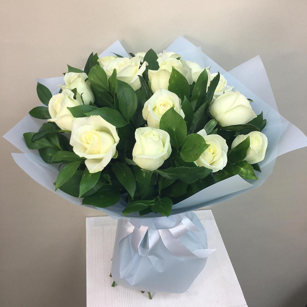 Букет 15 Белых роз Проуд в Мирном Республика Крым
