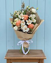 Букет цветов из:  Альстромерии, Лизиантусы, Розы и Хризантемы #REPLACE_PRED# Мирном Республика Крым