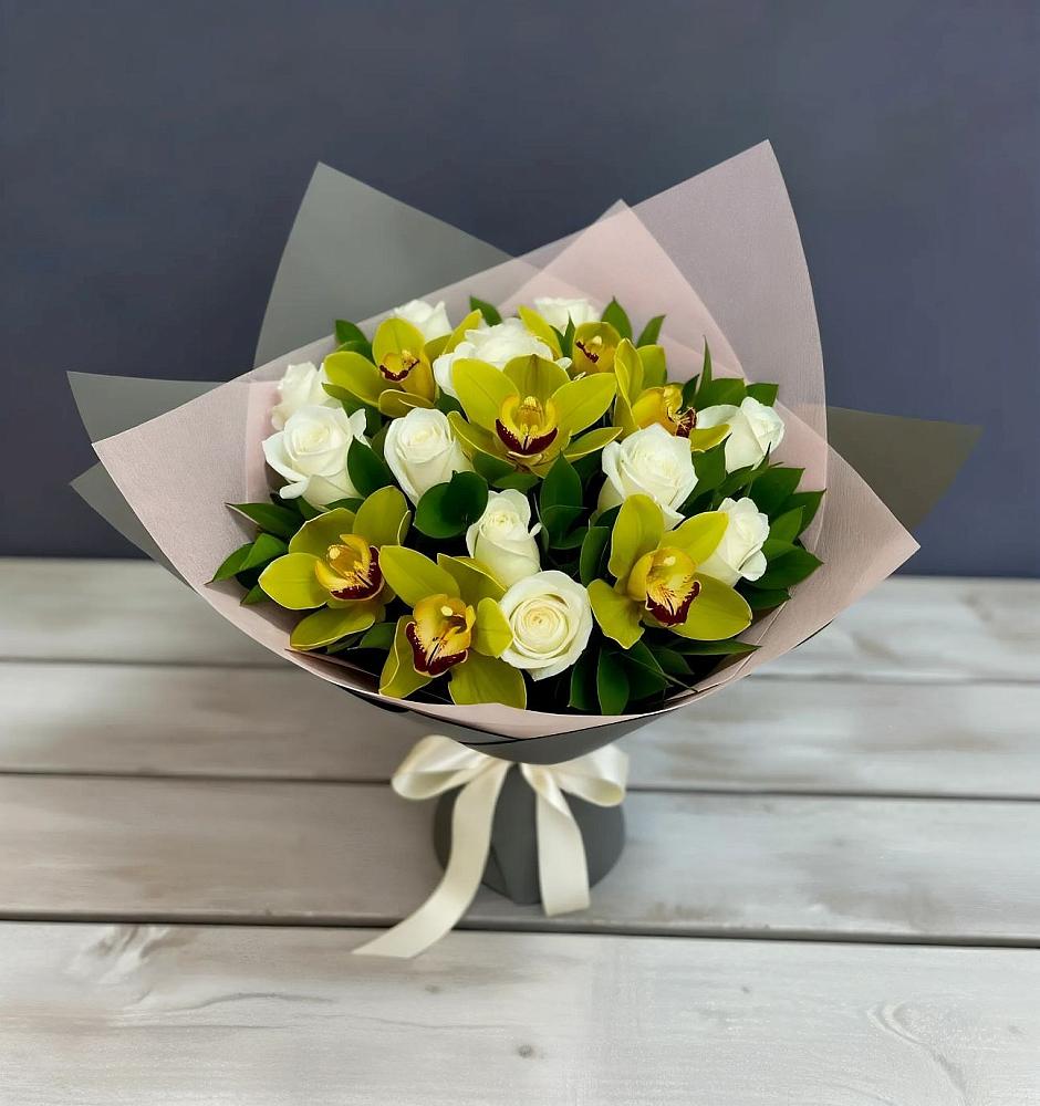 Букет цветов из: Орхидеи и Розы в Мирном Республика Крым