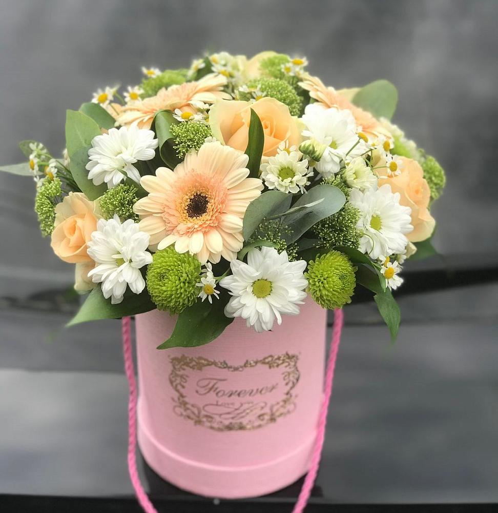 Цветочная композиция из Розы, Герберы и Хризантемы в шляпной коробке в Мирном Республика Крым