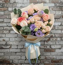 Букет цветов из:  Розы, Лизиантусы и Гвоздики в Мирном Республика Крым